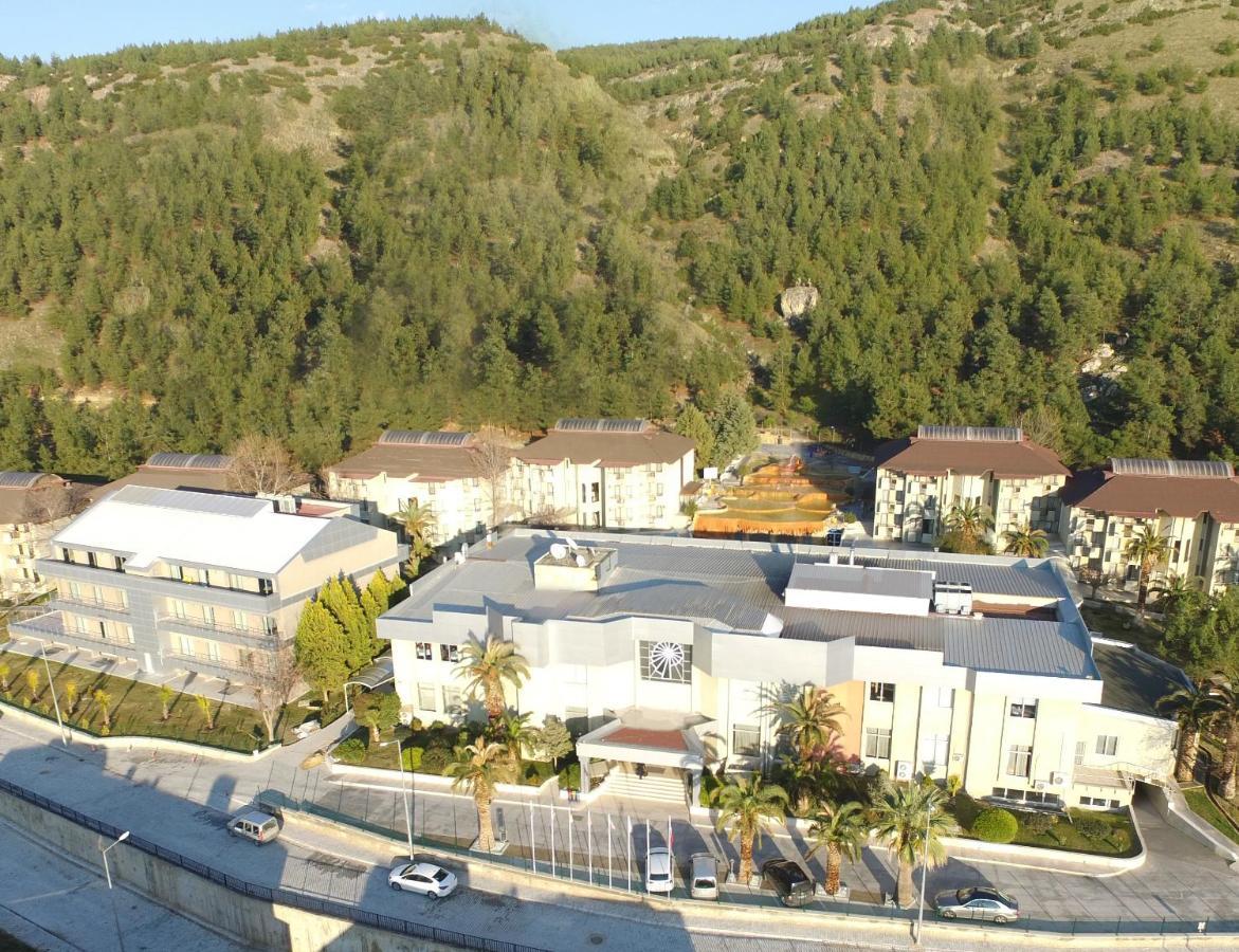 Pam Thermal Hotel Clinic & Spa Pamukkale Eksteriør billede Aerial view of the complex